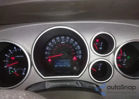 2010 Toyota Sequoia Platinum 5.7L V8 z USA, uszkodzony, nr VIN 5TDDY5G16AS028552